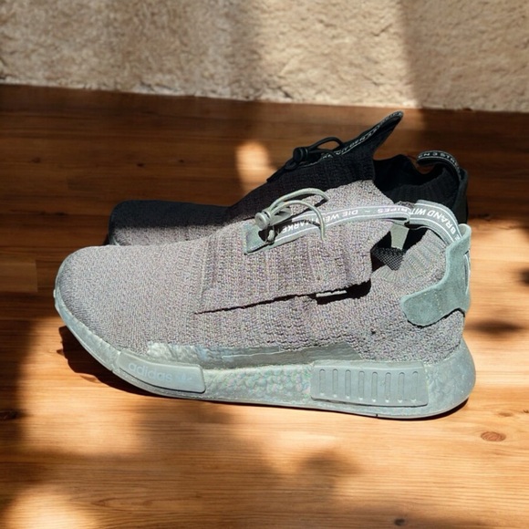 Adidas x Gore-Tex NMD triple blacks - Picture 2 of 9